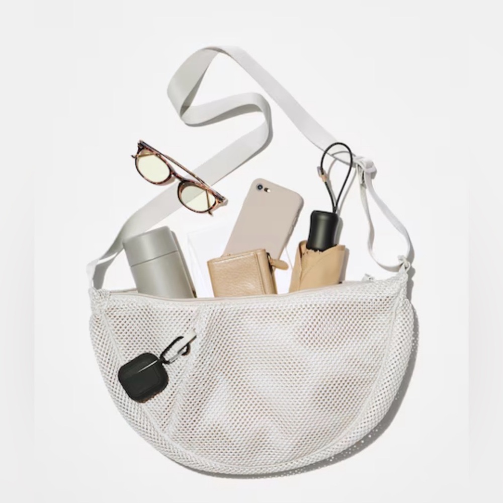 UNIQLO Round Shoulder Bag in a mesh material (3 available)